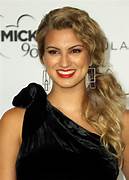 Tori kelly