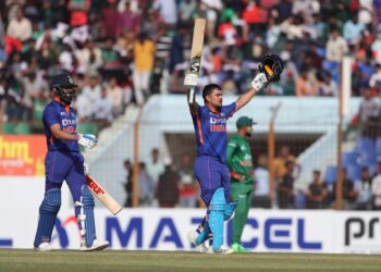 ईशान ने बना डाले 210 रन, कोहली ने जड़ा शतक