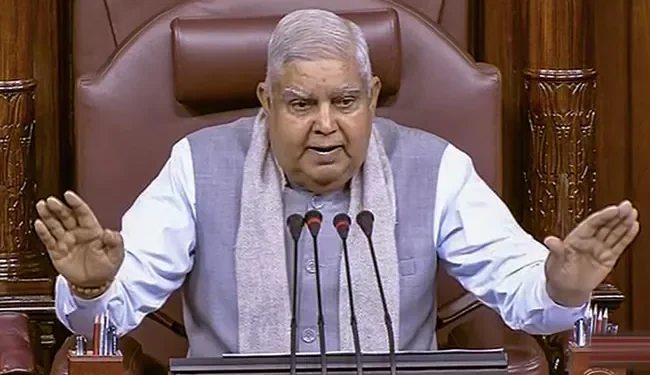 New Delhi: “135 करोड़ हंस रहे हैं, हम बच्चे नहीं हैं”: संसद में उपराष्ट्रपति