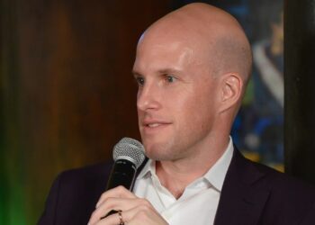 Grant Wahl, the soccer reporter, dies at 48 in Qatar while covering World Cup