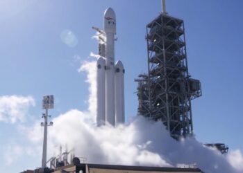 Exclusive- SpaceX Falcon Heavy Going To Launch On January 15