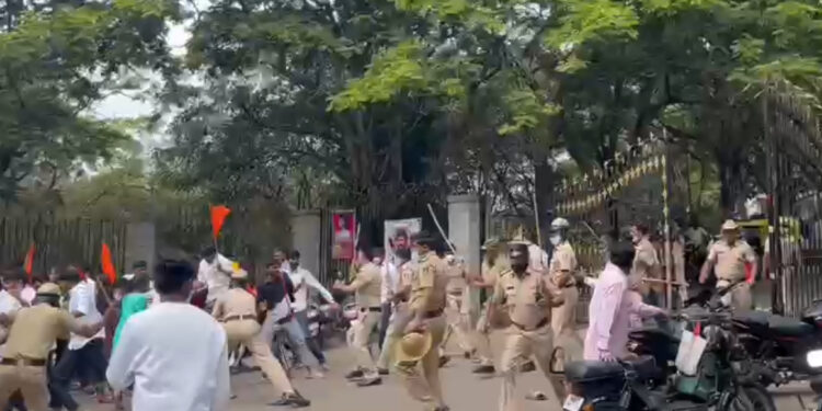 Bengaluru lathi charge