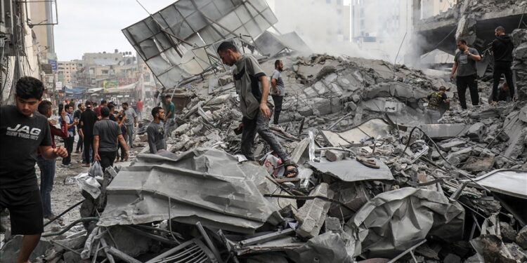 The Israel-Palestine Conflict: Unraveling the Historical Origins of a Complex Struggle and Navigating the Challenges of a difficult Present Situation.