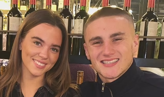 Love and Loathing: A Quirky Keane Family Affair